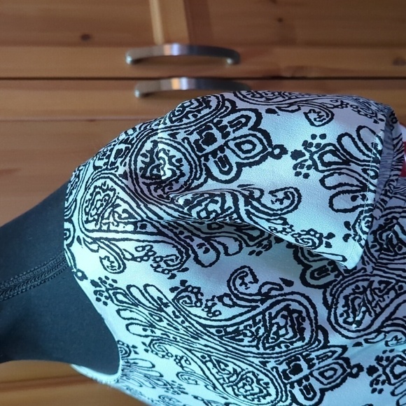 Gilani Dress Size  14 - Picture 2 of 8